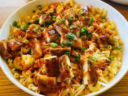 Buffalo Chicken Mac and Cheese Bake
